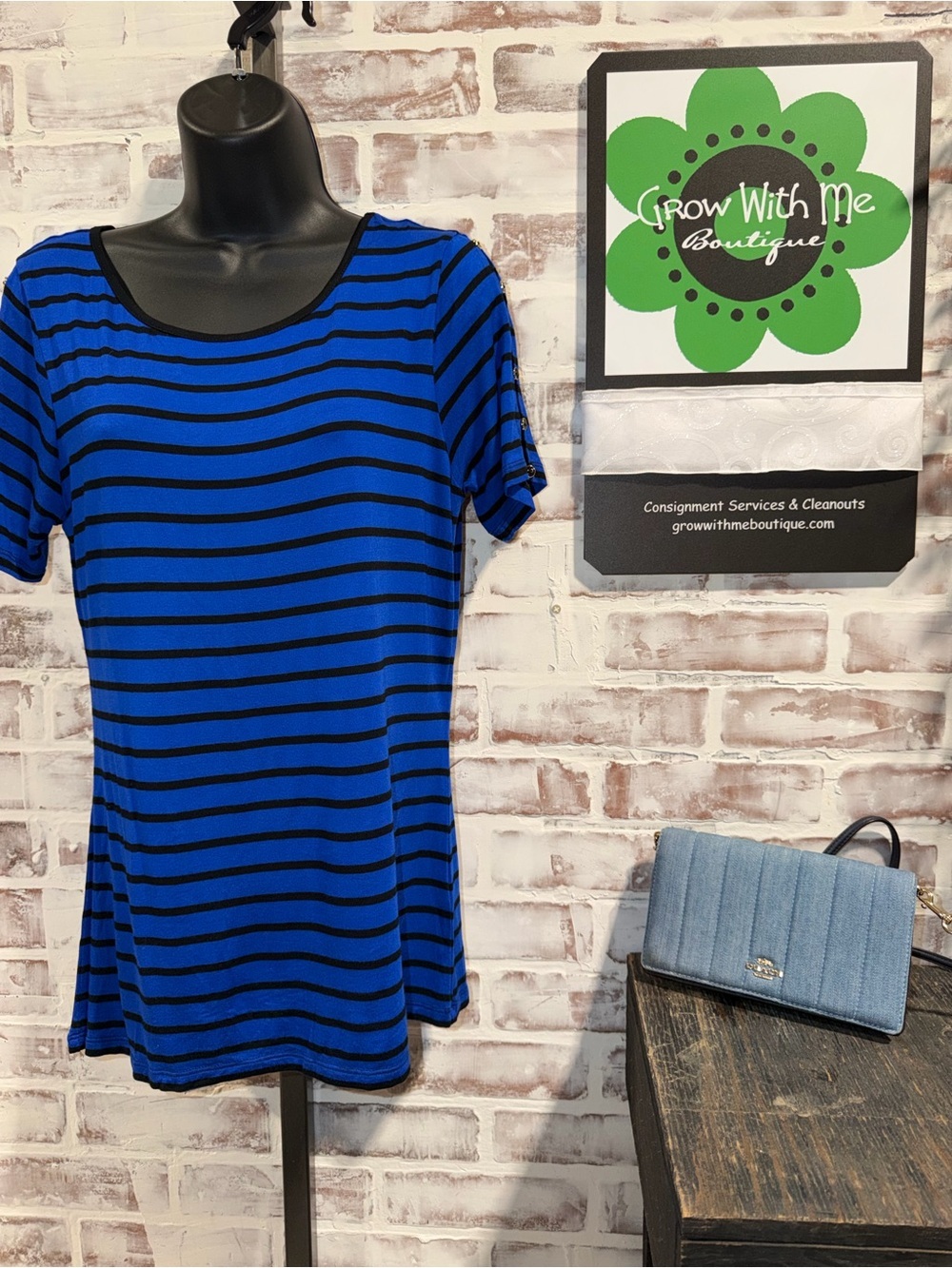 Cable & gauge Blue and Black Striped Women's Scoop Neck Top
